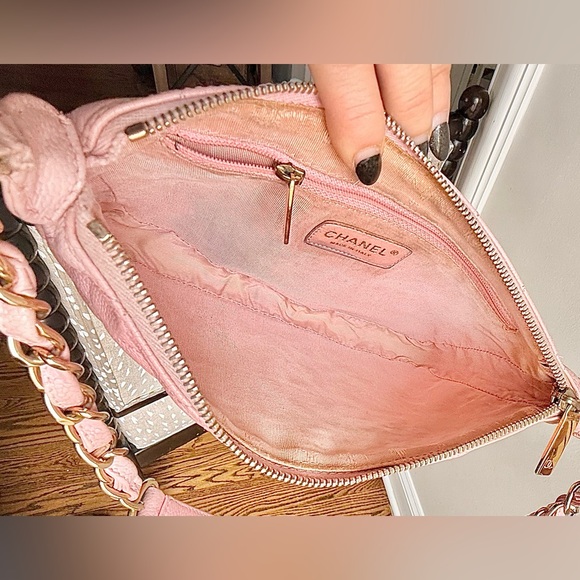 Chanel Pink Caviar Leather Shoulder Bag - Picture 7 of 10